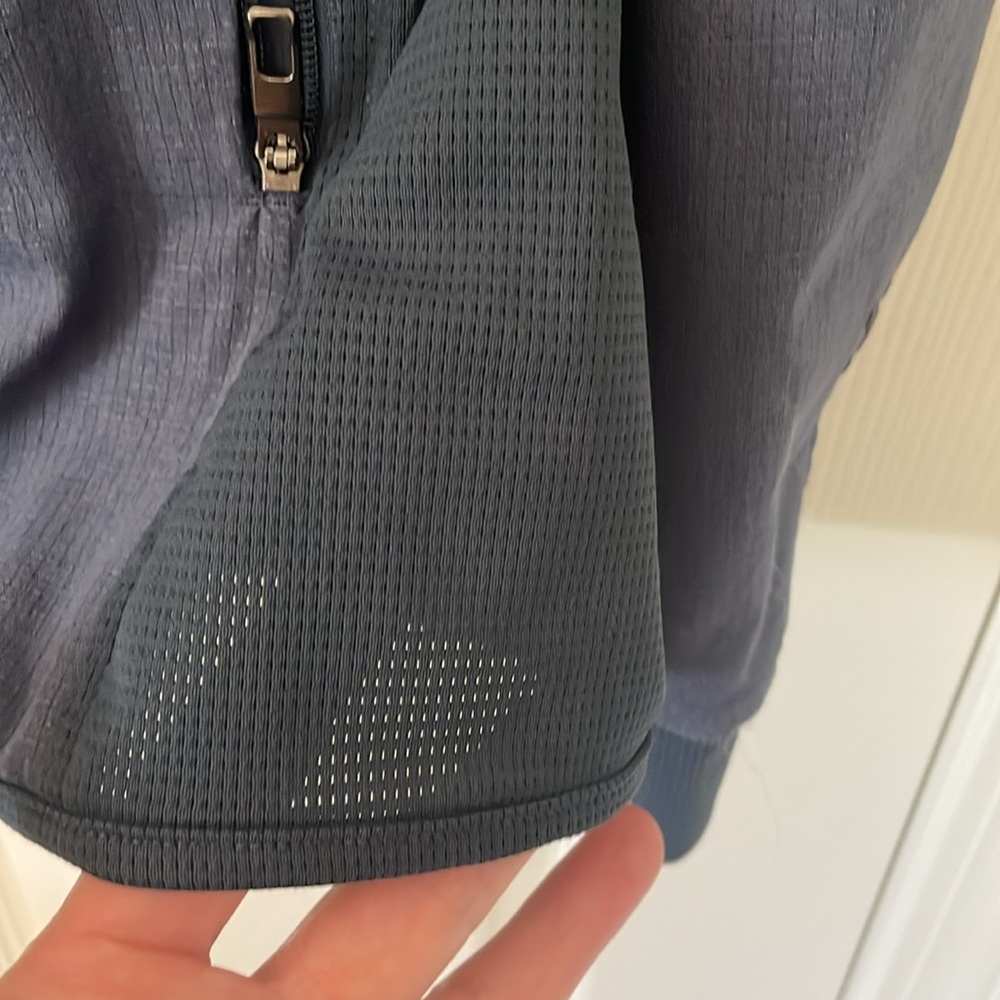 Lululemon Airing Easy Hoodie in Mach Blue Large - Picture 12 of 14